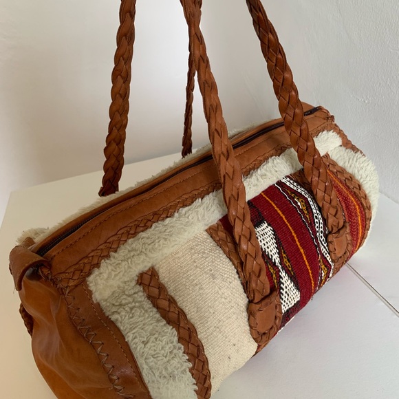 Anthropologie handbag,  Beautiful bag made with genuine leather . - Picture 2 of 6